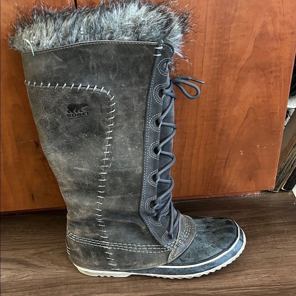 Sorel Women's Gray Lace-Up Winter Boots